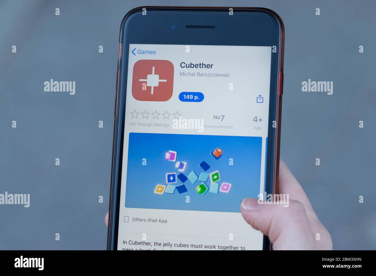 New York, Etats-Unis - 1er mai 2020 : gros plan du logo de l'application Cubether sur l'écran du téléphone, Editorial Banque D'Images