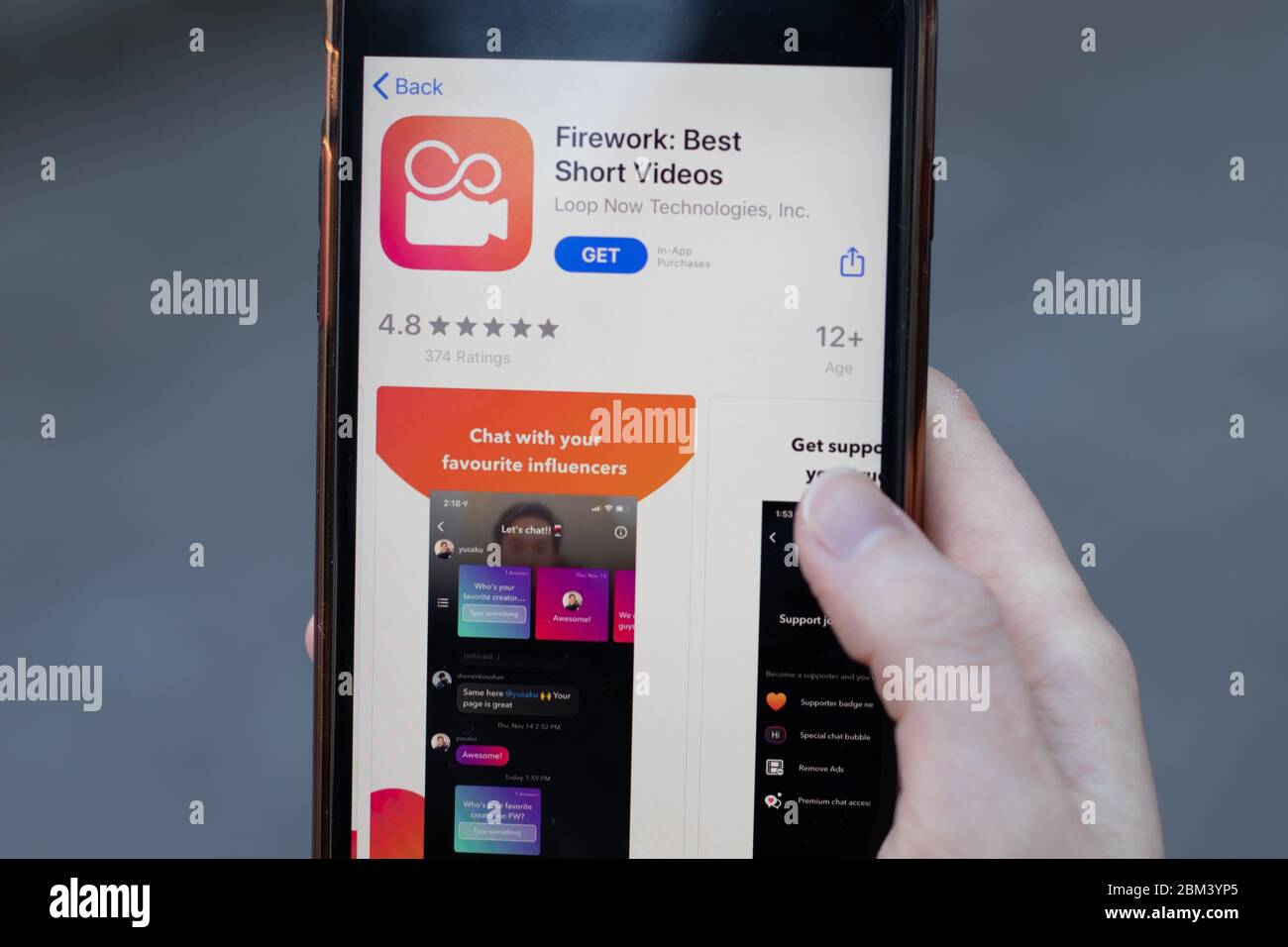 New York, Etats-Unis - 1er mai 2020 : gros plan du logo de l'application Firework sur l'écran du téléphone, Editorial Banque D'Images
