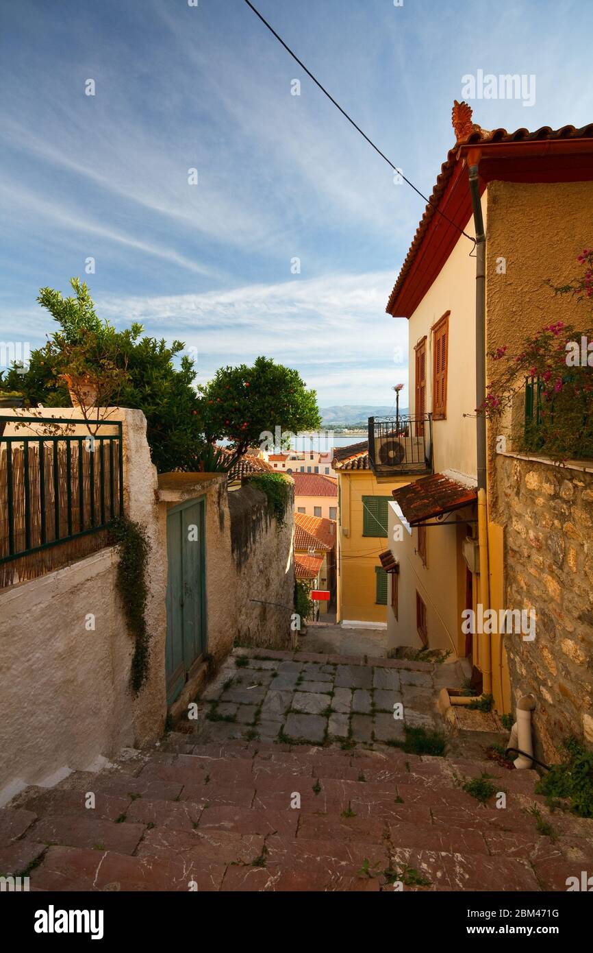 Dans les rues de la vieille ville de Nafplio, Péloponnèse, Grèce. Banque D'Images