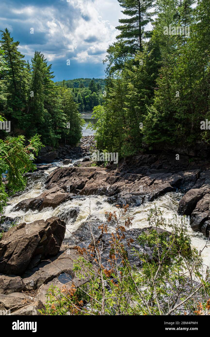 Chutes irrégulières Canada Banque D'Images