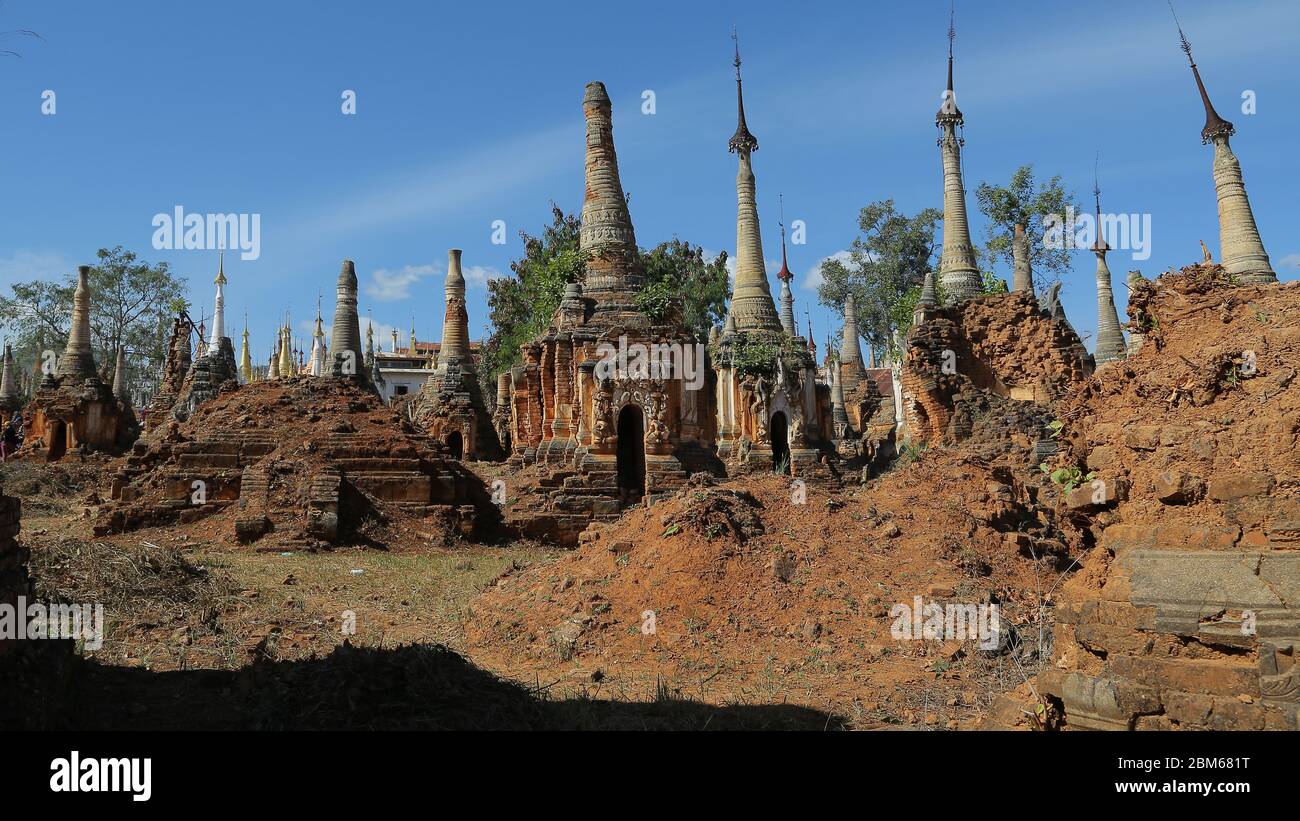 Pagode Shwe Indein Banque D'Images