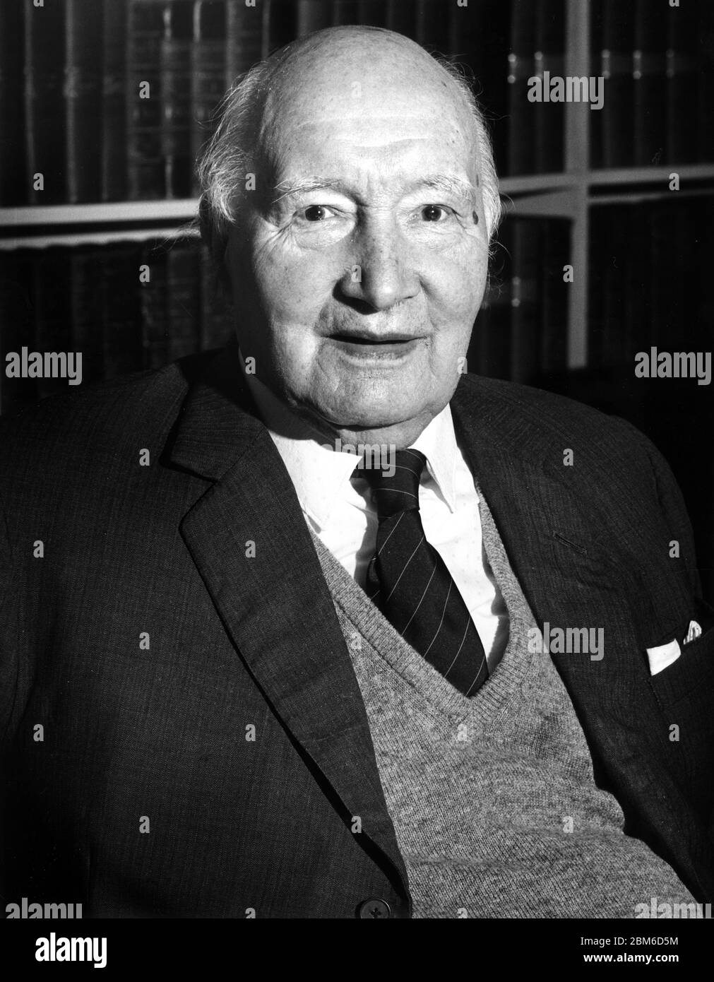 Portrait de Lord Denning - Alfred Thompson 'Tom' Denning, Baron Denning, OM, PC, DL (23 janvier 1899 - 5 mars 1999) photographié à sa maison le 19 février 1994. Ancien Maître des Rolls. Banque D'Images