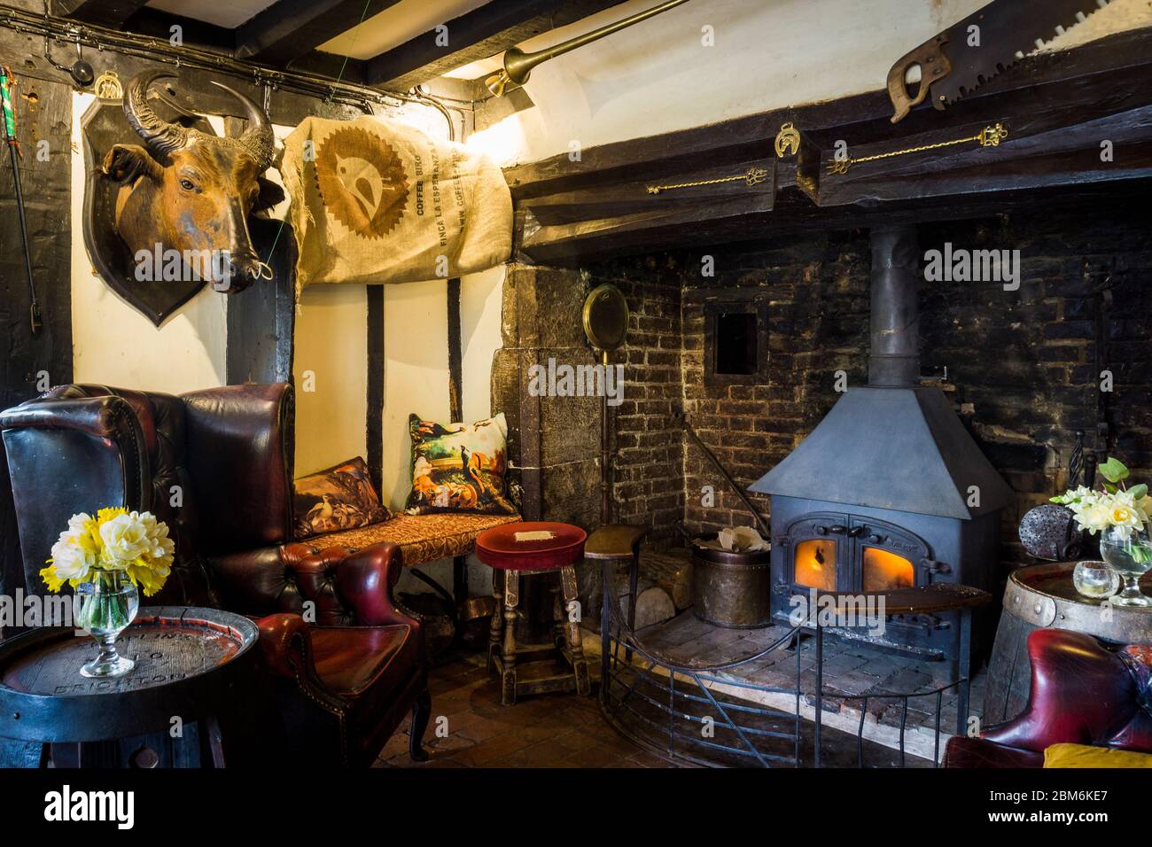 The Rock Inn, pub anglais traditionnel de 500 ans dans la campagne du Kent, Chiddingstone, Kent Banque D'Images