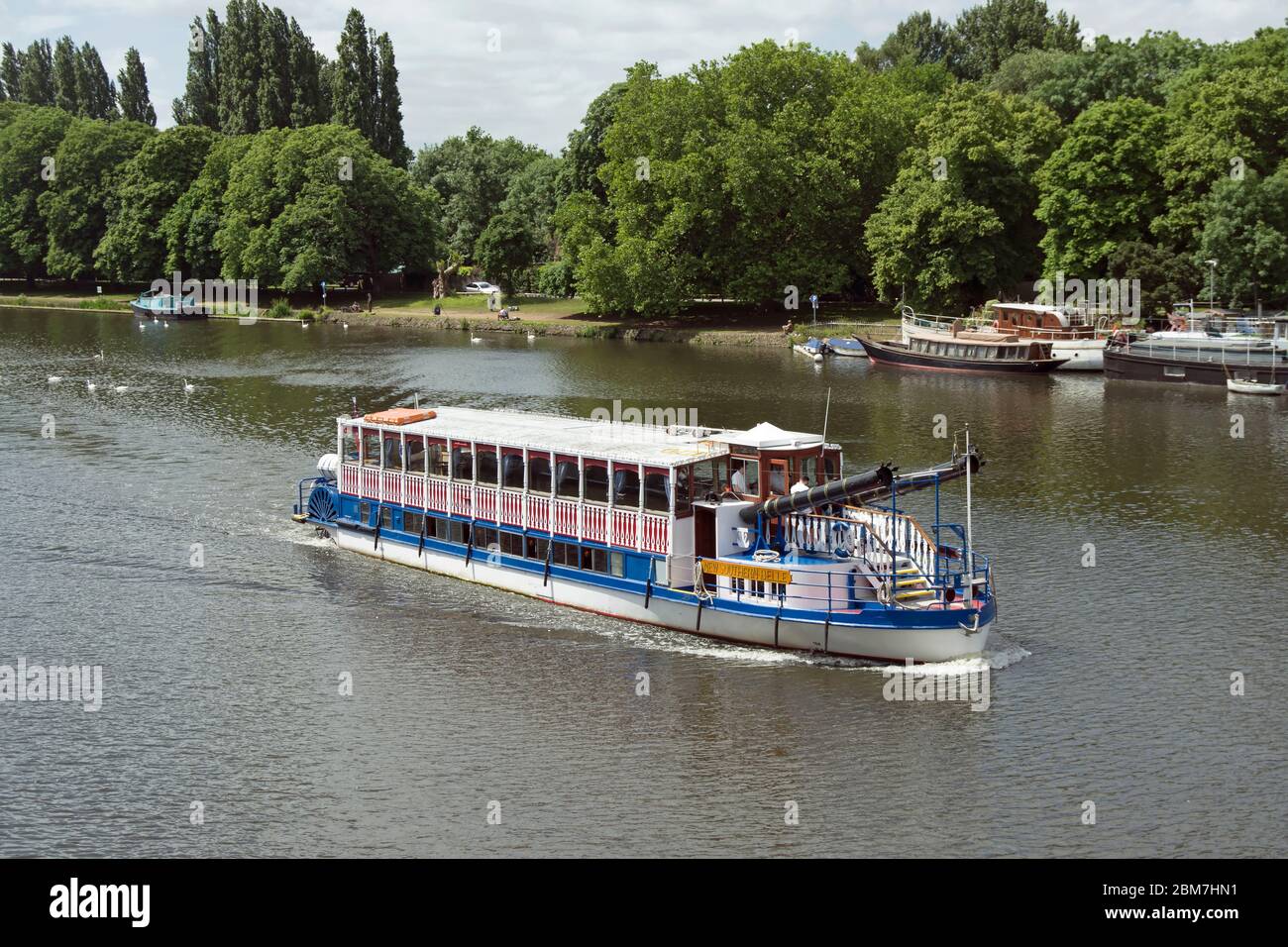 le nouveau sud de belle, un bateau à aubes de style mississippi exploité par des turcs, sur la tamise à kingston, surrey, angleterre Banque D'Images