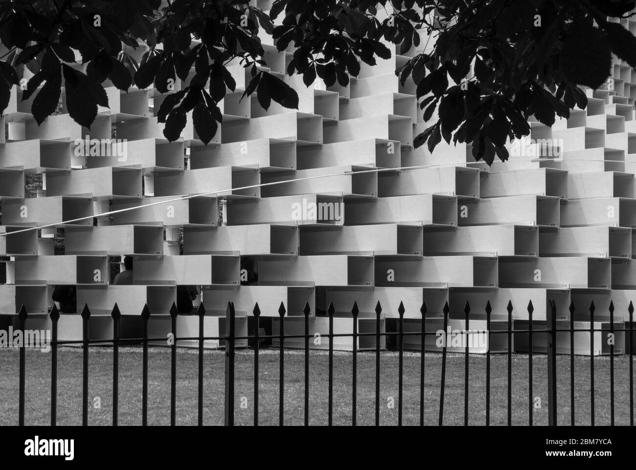 Pavillon d'été Galeries Serpentine Pavillon Serpentine 2016, Kensington Gardens, Londres, W2 3XA par LE GROUPE BIG Bjarke Ingels Banque D'Images