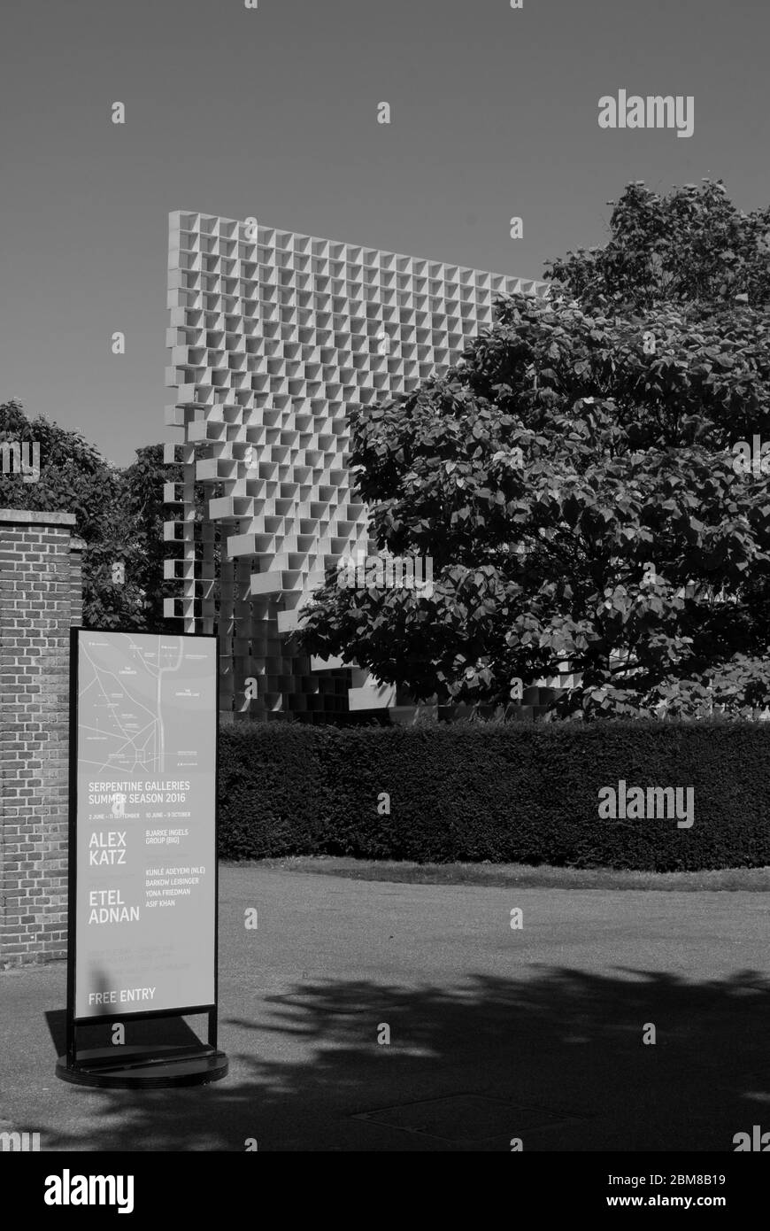 Pavillon d'été Galeries Serpentine Pavillon Serpentine 2016, Kensington Gardens, Londres, W2 3XA par LE GROUPE BIG Bjarke Ingels Banque D'Images