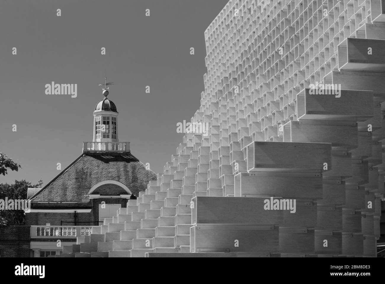 Pavillon d'été Galeries Serpentine Pavillon Serpentine 2016, Kensington Gardens, Londres, W2 3XA par LE GROUPE BIG Bjarke Ingels Banque D'Images