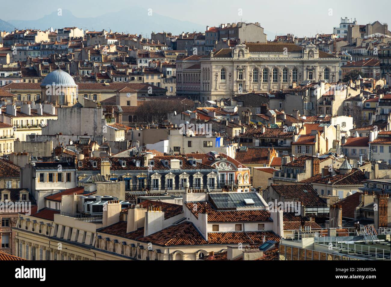 Marseille paysage urbain avec des bâtiments historiques du centre ville, France Banque D'Images