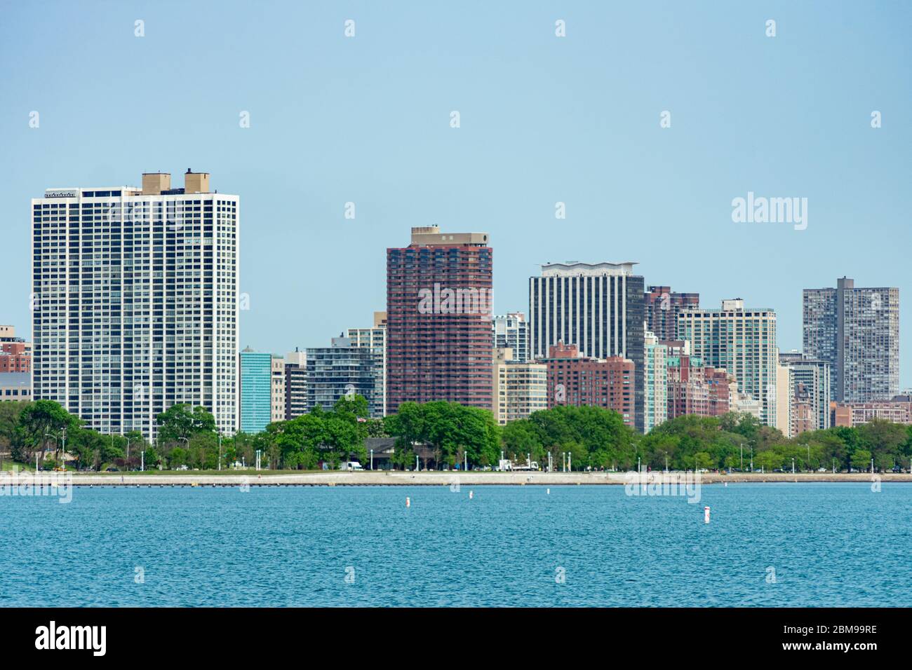 Vue sur le quartier de Lakeview depuis le lac Michigan à Chicago Banque D'Images