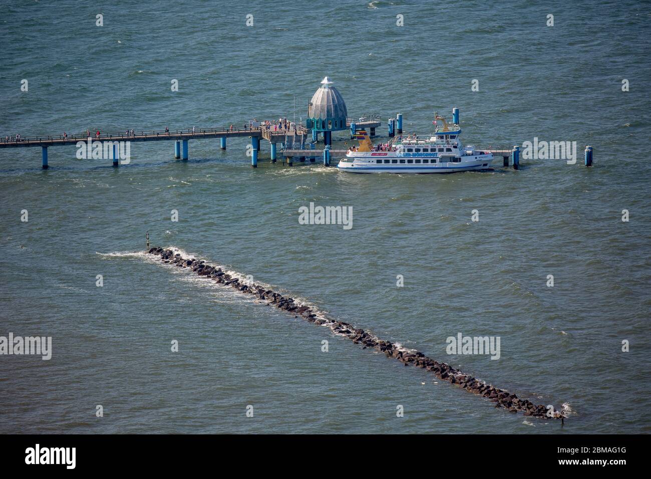 , jetée de Sellin avec cloche de plongée, ferry, 05.06.2016, vue aérienne, Allemagne, Mecklenburg-Ouest Pomerania, Ruegen, Sellin Banque D'Images