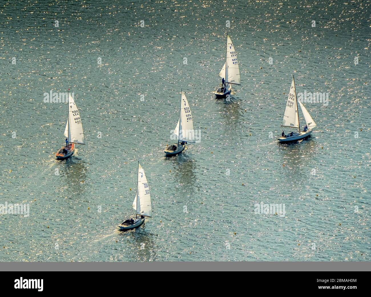 , voiliers sur le lac Baldeneysee, 06.05.2017, vue aérienne, Allemagne, Rhénanie-du-Nord-Westphalie, région de la Ruhr, Essen Banque D'Images