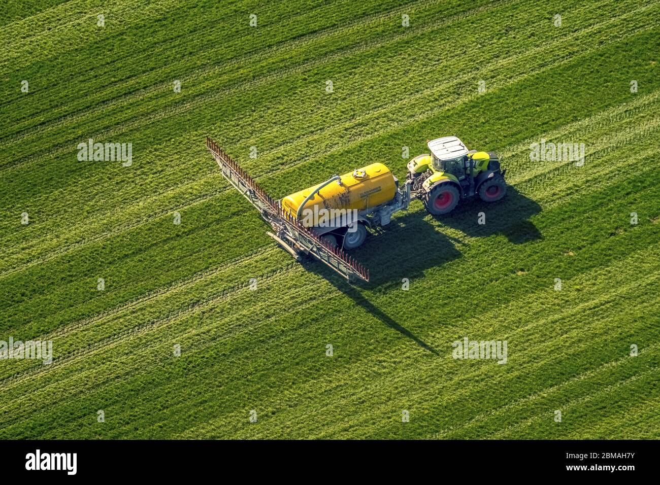 , remorques à fumier sur le terrain à Holsterhausen, 16.03.2017, vue aérienne, Allemagne, Rhénanie-du-Nord-Westphalie, région de la Ruhr, Dorsten Banque D'Images