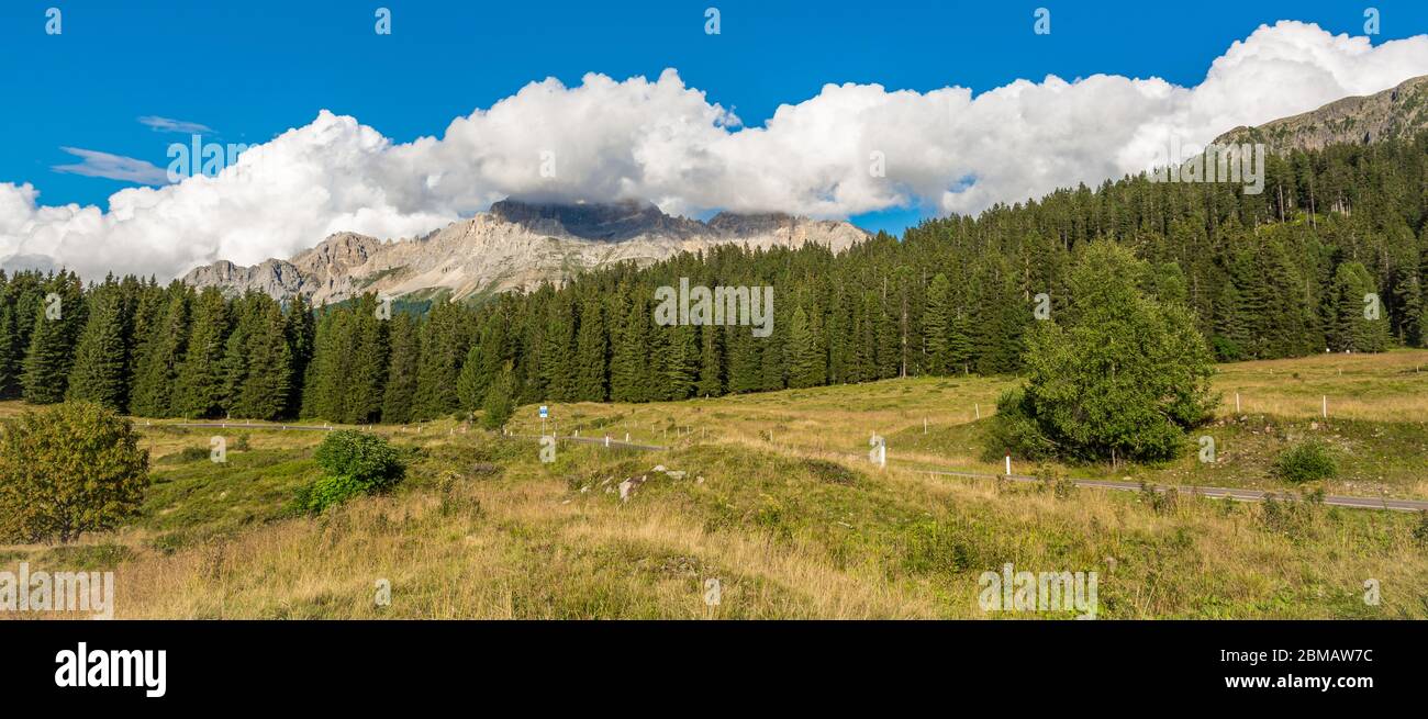Le col de Lavazè (Passo Lavazè) dans le Tyrol du Sud, province de Bolzano : est l'un des paysages les plus fascinants du Val di Fiemme. Trentin-Haut-Adige. Dolomit Banque D'Images