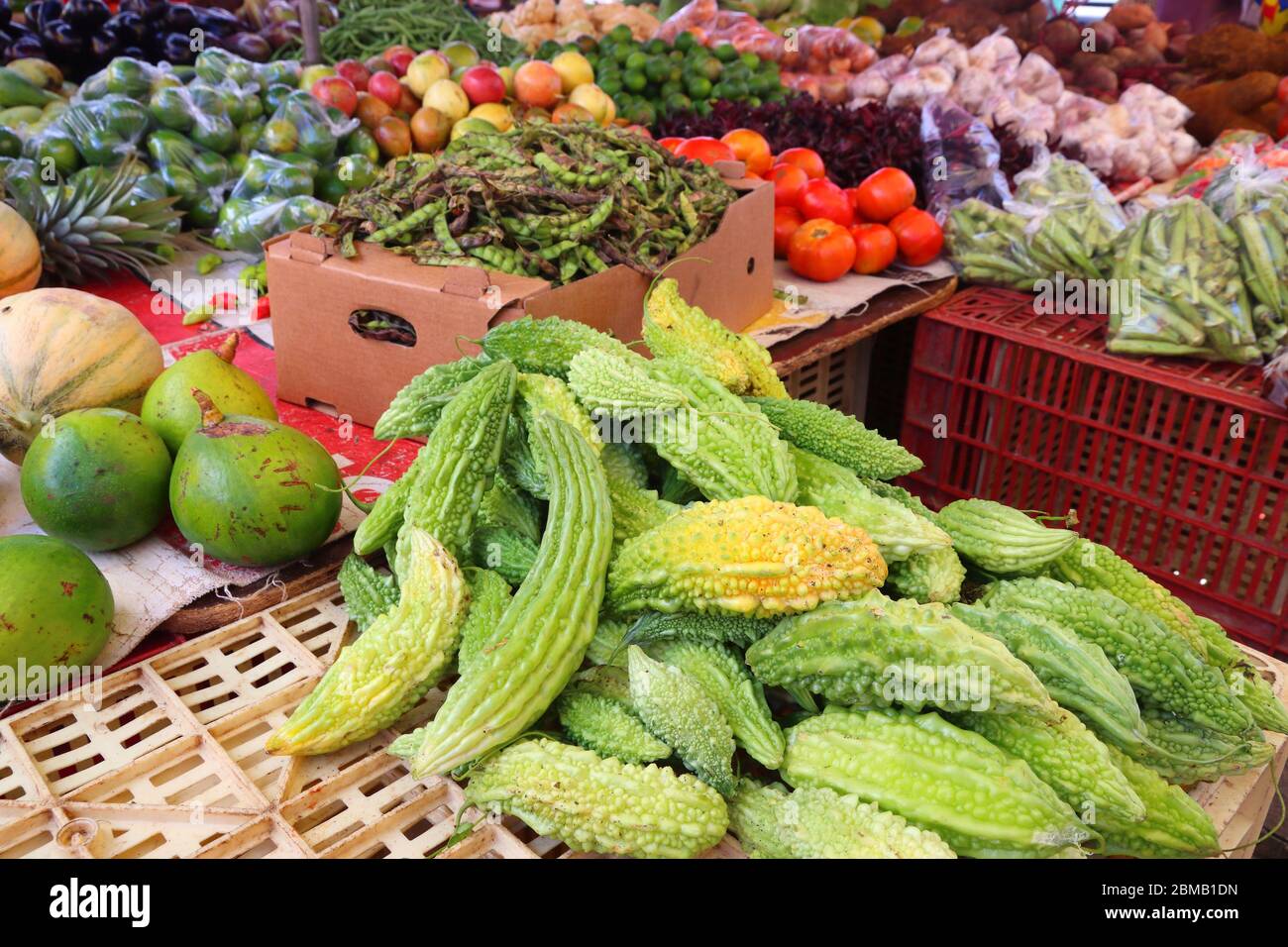 île de guadeloupe fruits légumes Banque de photographies et d’images à