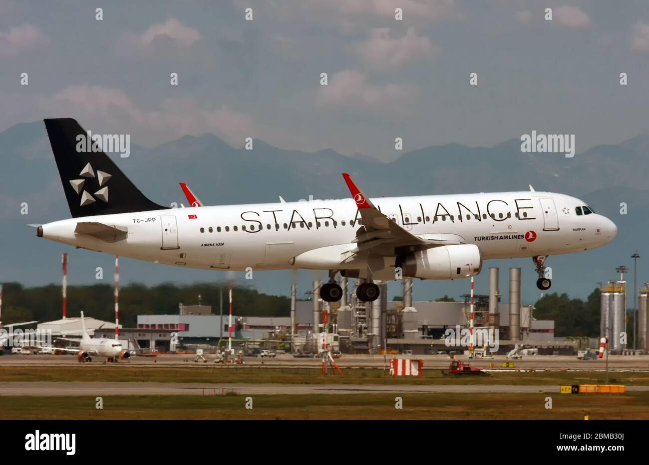 TC-JPP Turkish Airlines Airbus A320-232(WL) à Malpensa (MXP / LIMC), Milan, Italie Banque D'Images