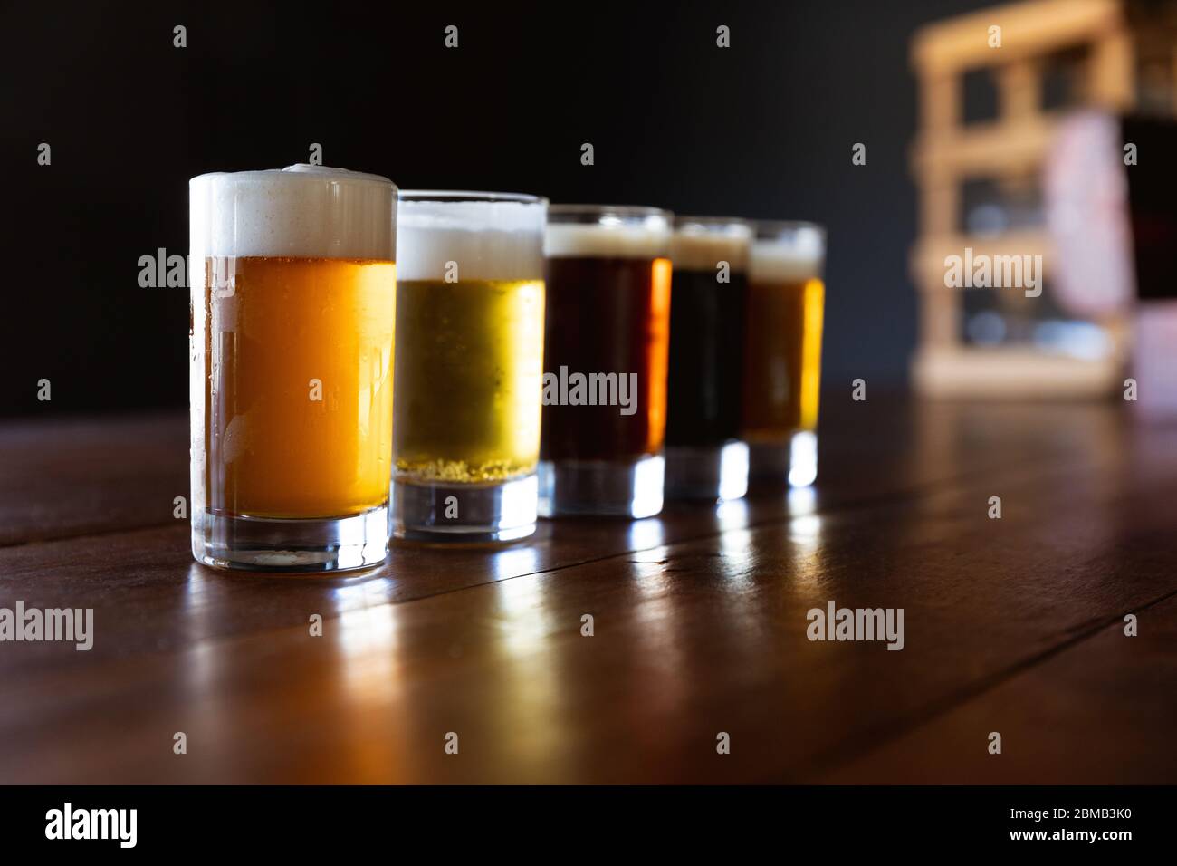 Quatre couleurs de bières dans une brasserie Banque D'Images