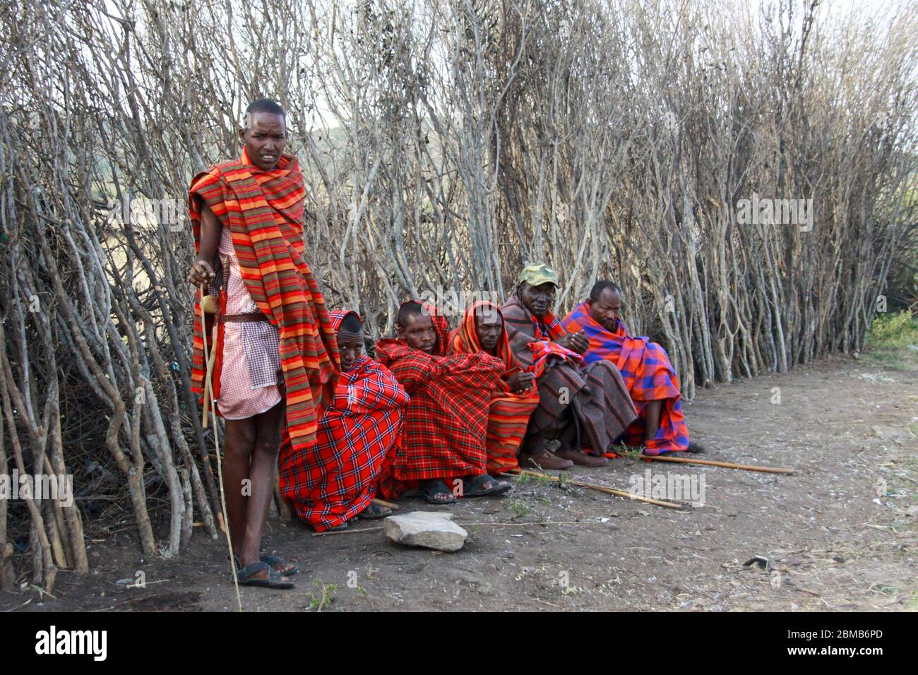 Massaï tribesmen Maasai est un groupe ethnique de semi-nomades. Photographié au Kenya Banque D'Images