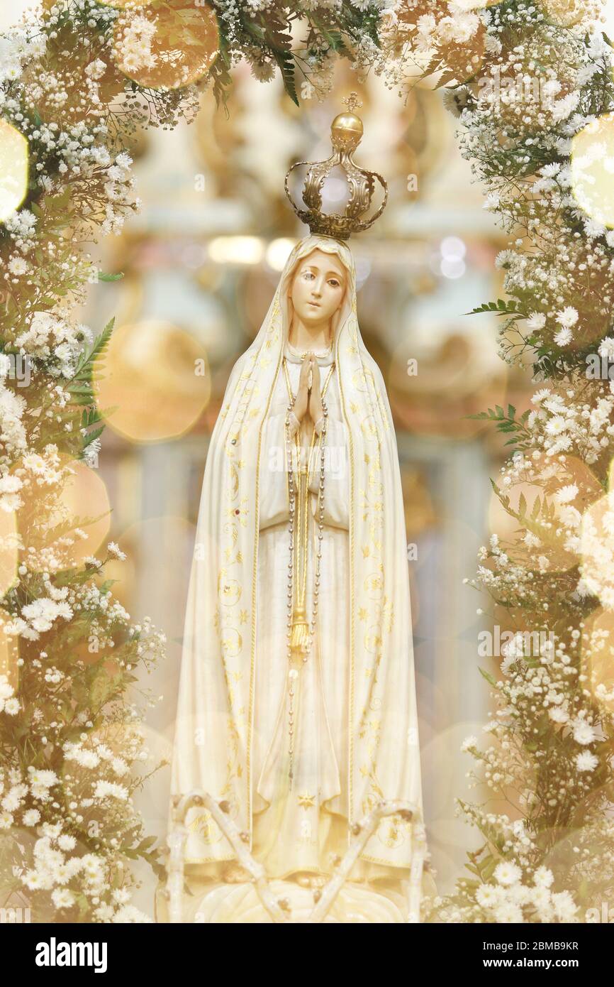 Statue de l'image de Notre Dame de Fatima, Mère de Dieu dans la religion catholique, Notre Dame du Rosaire de Fatima, la Vierge Marie Banque D'Images