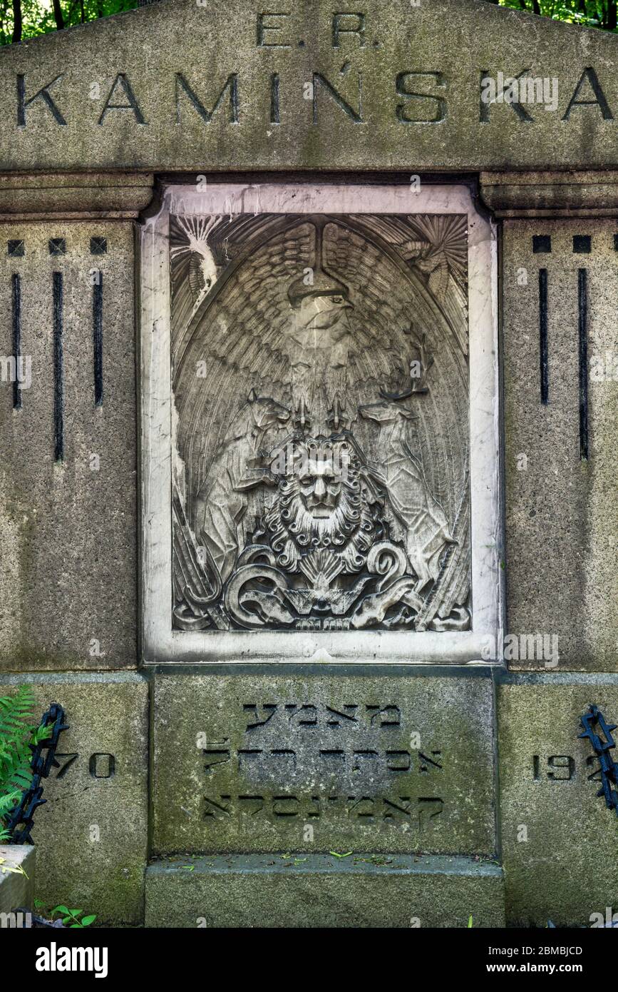 Pierre tombale au cimetière juif de Varsovie, Pologne Banque D'Images