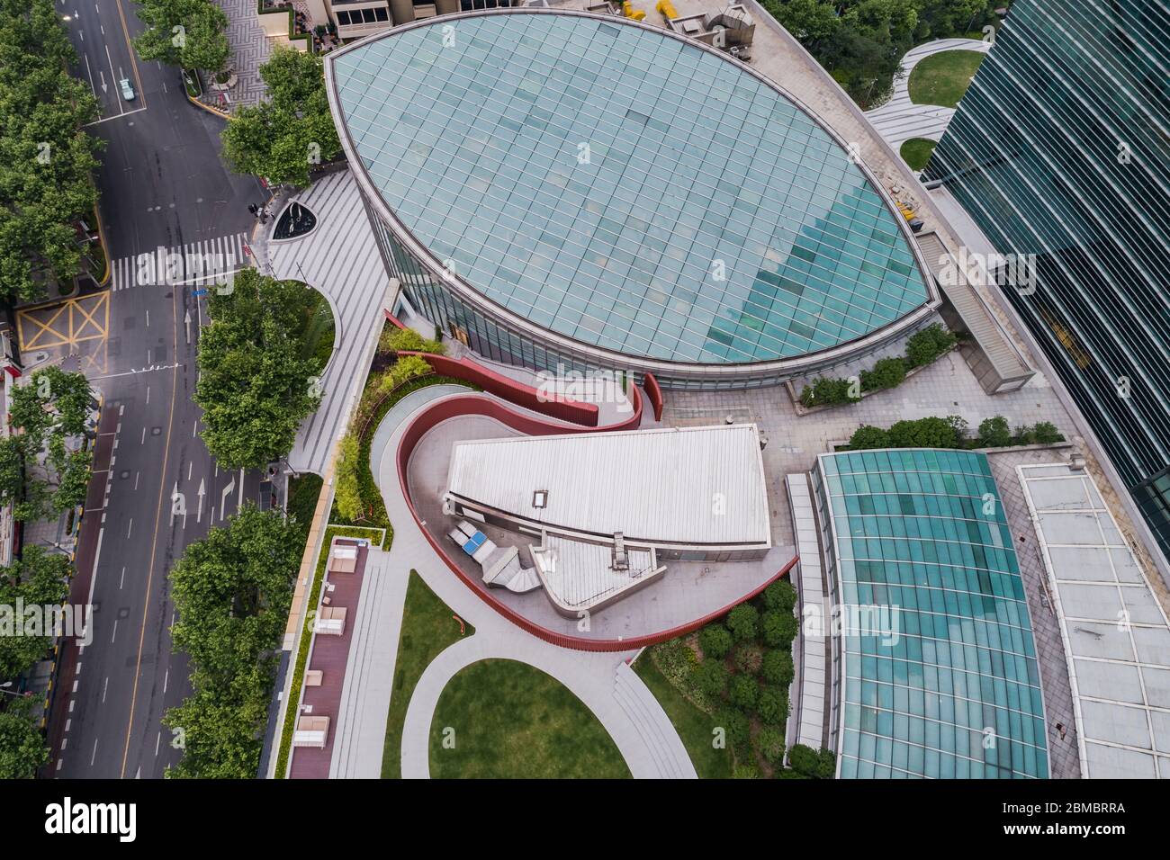 Vue aérienne de l'extérieur du bâtiment moderne à Shanghai Banque D'Images