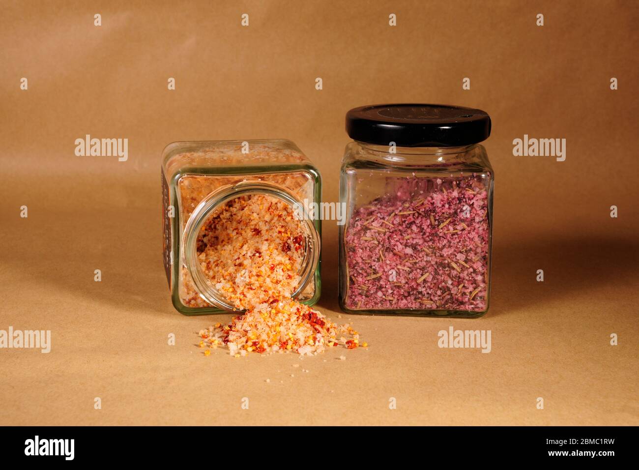 sel aromatisé dans un récipient en verre Banque D'Images