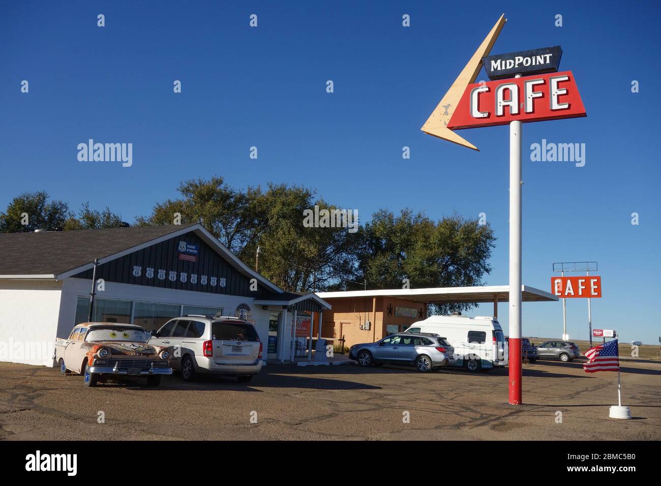 Mid café, restaurant, boutique de souvenirs et d'antiquités sur l'US route 66 à Adrian, Texas Banque D'Images