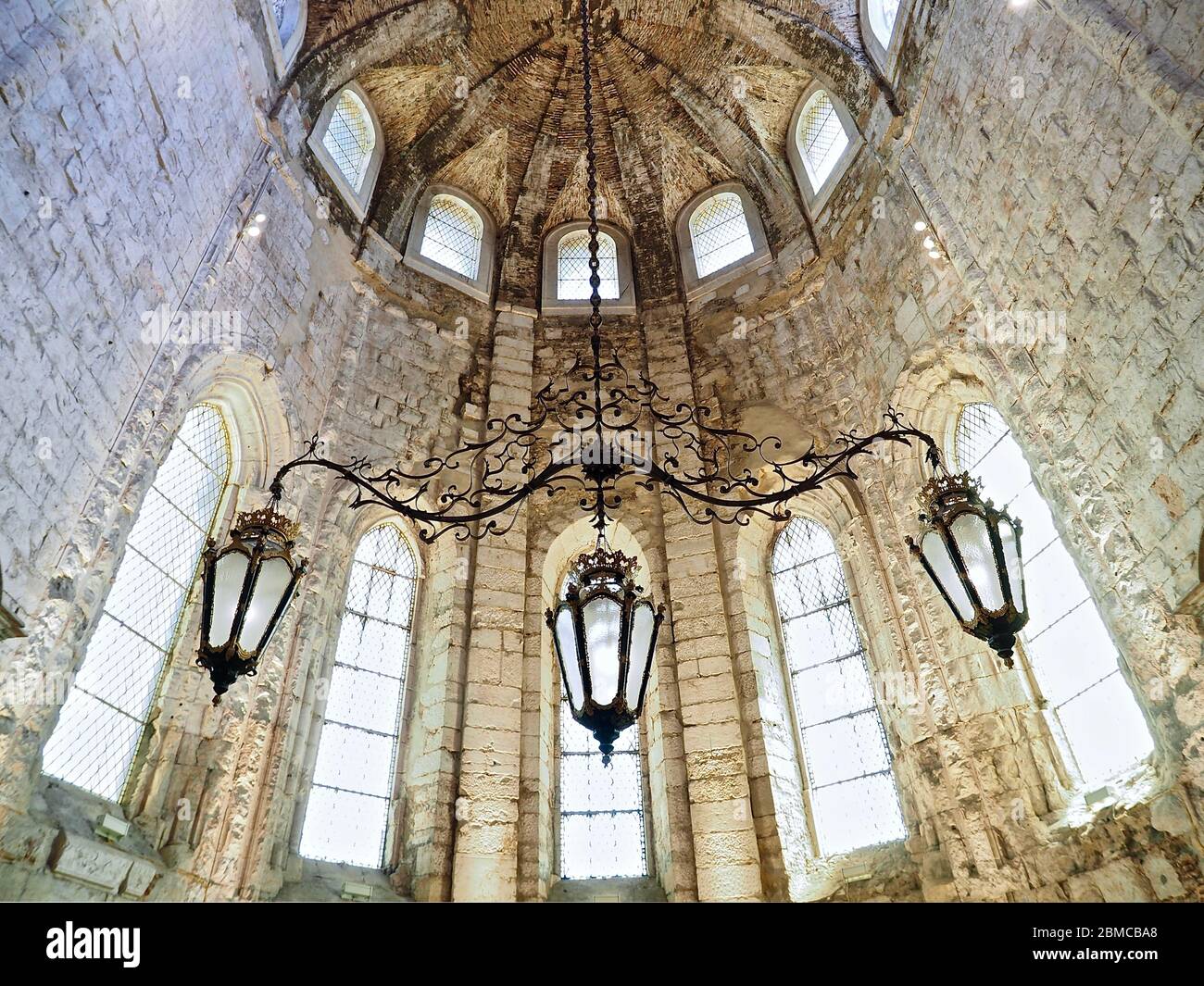 Intérieur de l'église Carmo et du couvent à Lisbonne au Portugal Banque D'Images