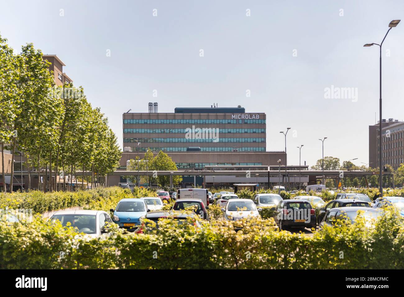 Eindhoven, pays-Bas, 7 mai 2020. Quartier de Strijp S avec Microlab, un ancien bâtiment Philips transformé en un hotspot de design créatif surrou Banque D'Images