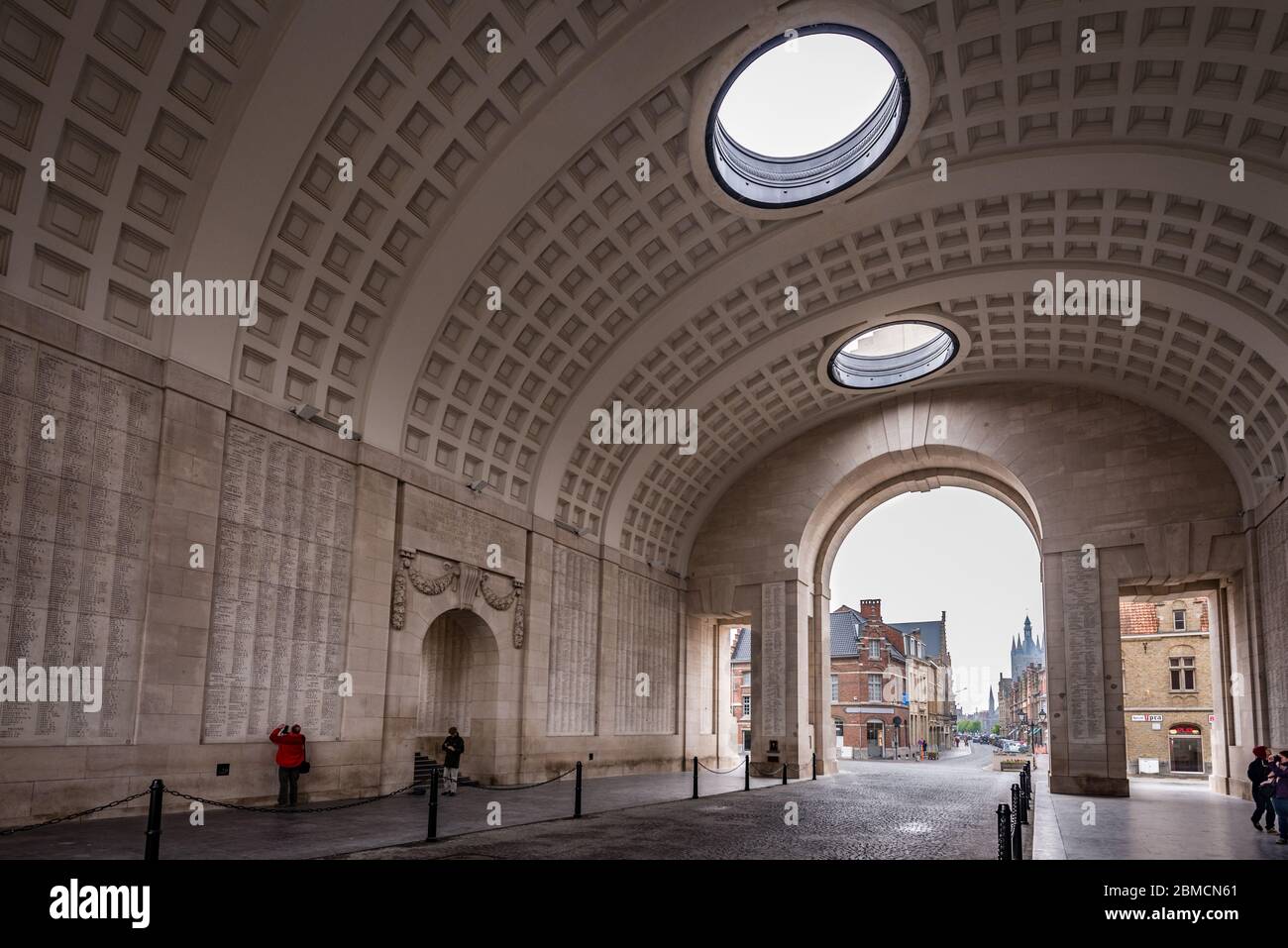 Ypres, Belgique - 2014 avril : le mémorial de la porte Menin aux morts de la première Guerre mondiale, Ypres, Belgique Banque D'Images