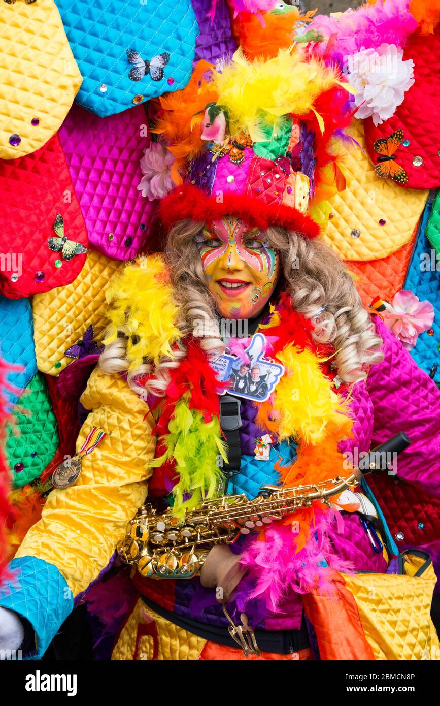 Maastricht, pays-Bas, février 2016 : les couleurs et le maquillage du carnaval de Maastricht Mardi gras Banque D'Images