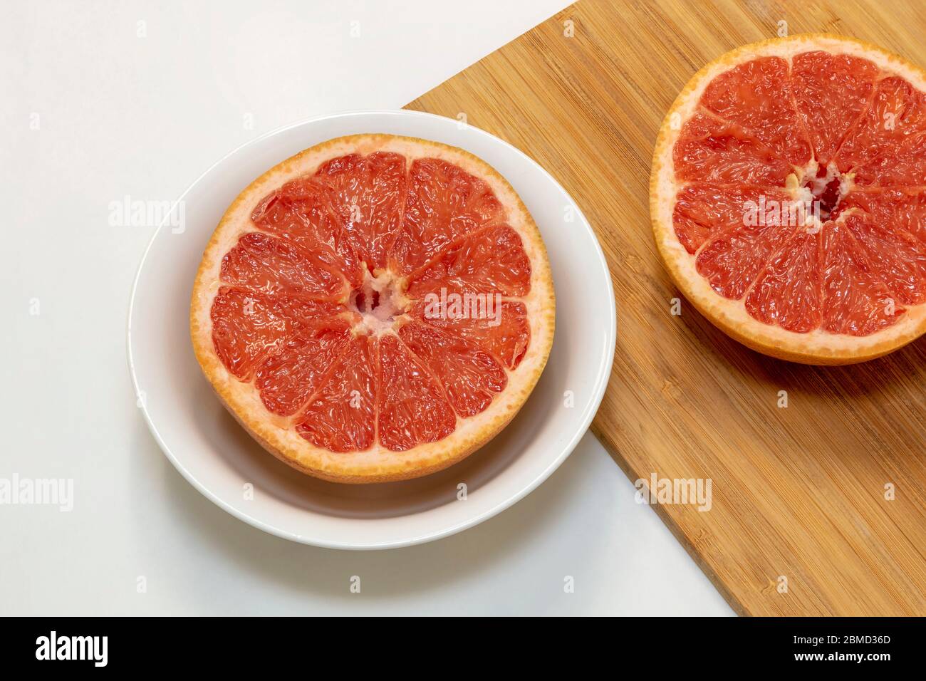 Pamplemousse en tranches, par James D Coppinger/Dembinsky photo Assoc Banque D'Images