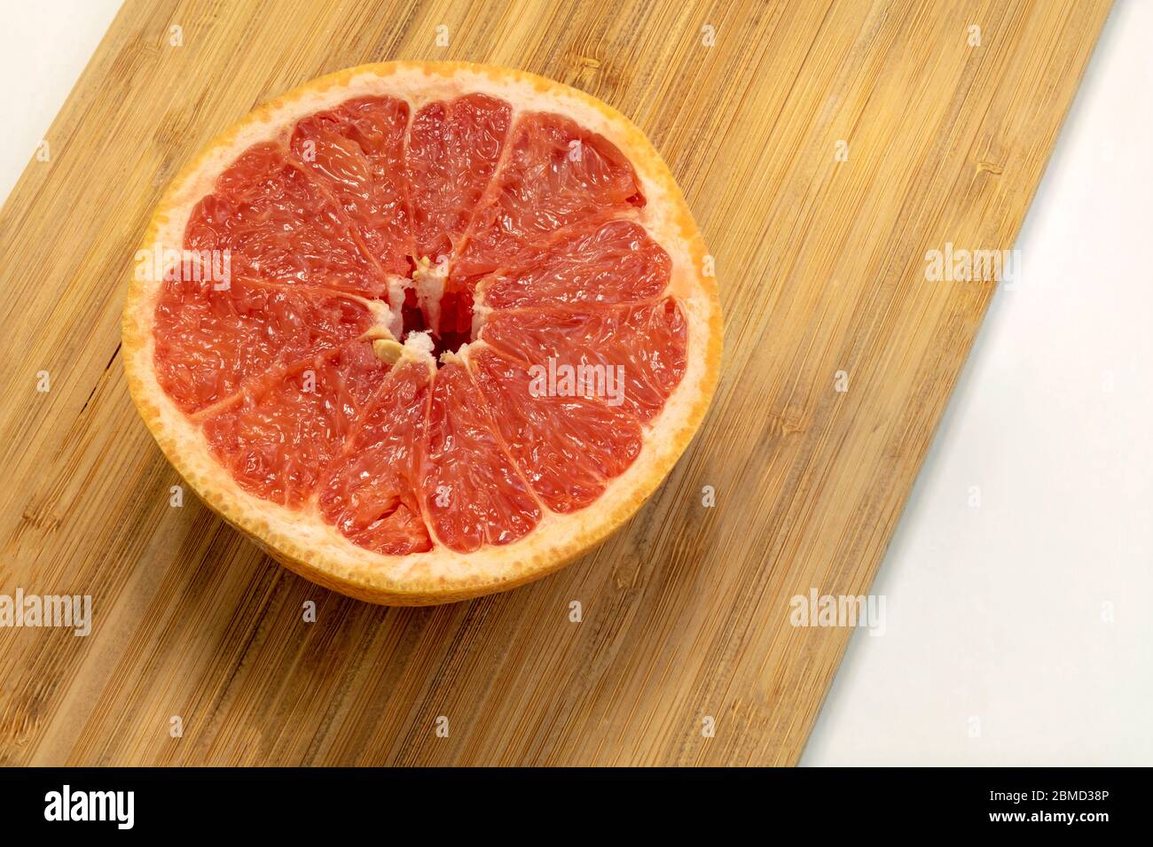 Pamplemousse en tranches, par James D Coppinger/Dembinsky photo Assoc Banque D'Images