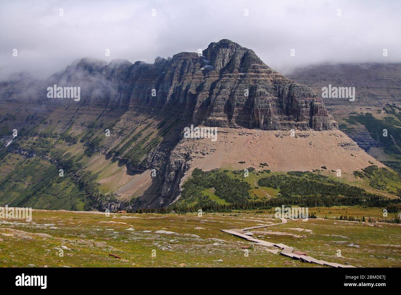 Vue depuis Logan Pass dans le parc national des Glaciers Banque D'Images