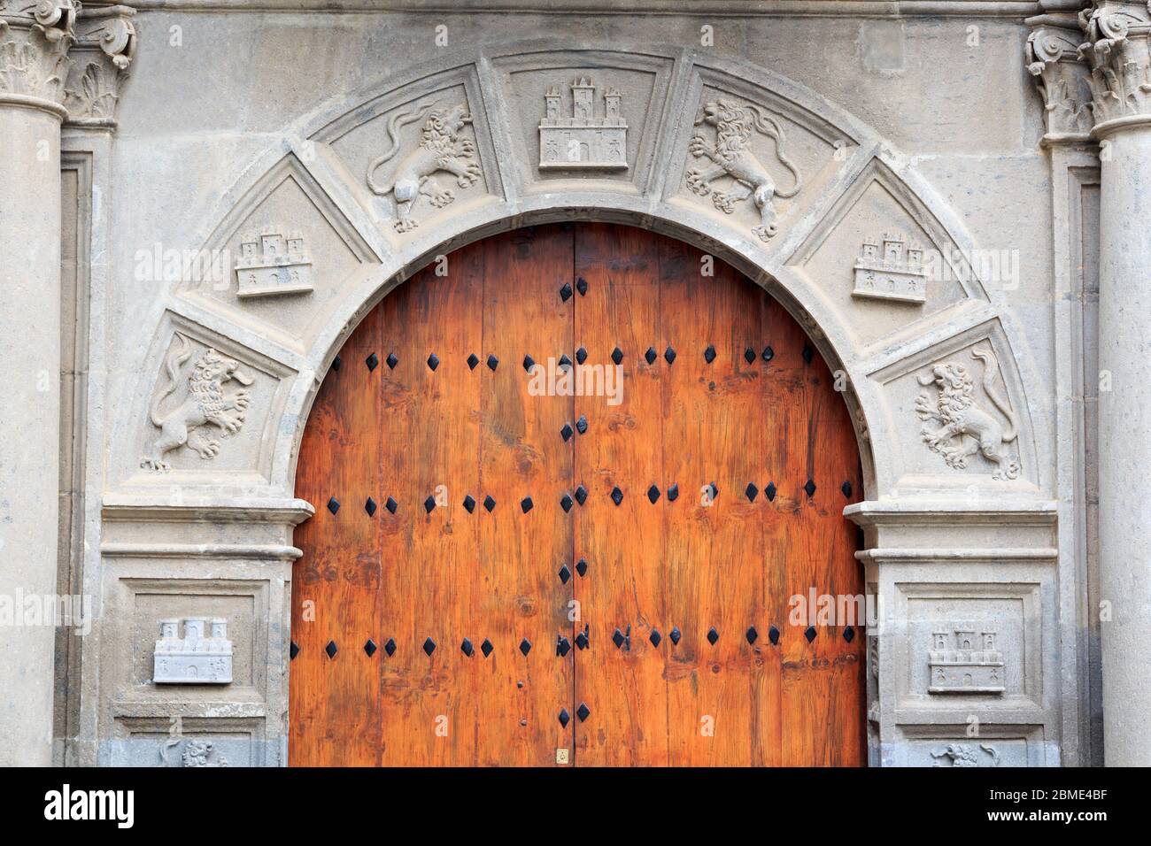 Porte sur Plaza de Santa Ana, quartier Vegueta, ville de Las Palmas, île de Gran Canaria, îles Canaries, Espagne, Europe Banque D'Images