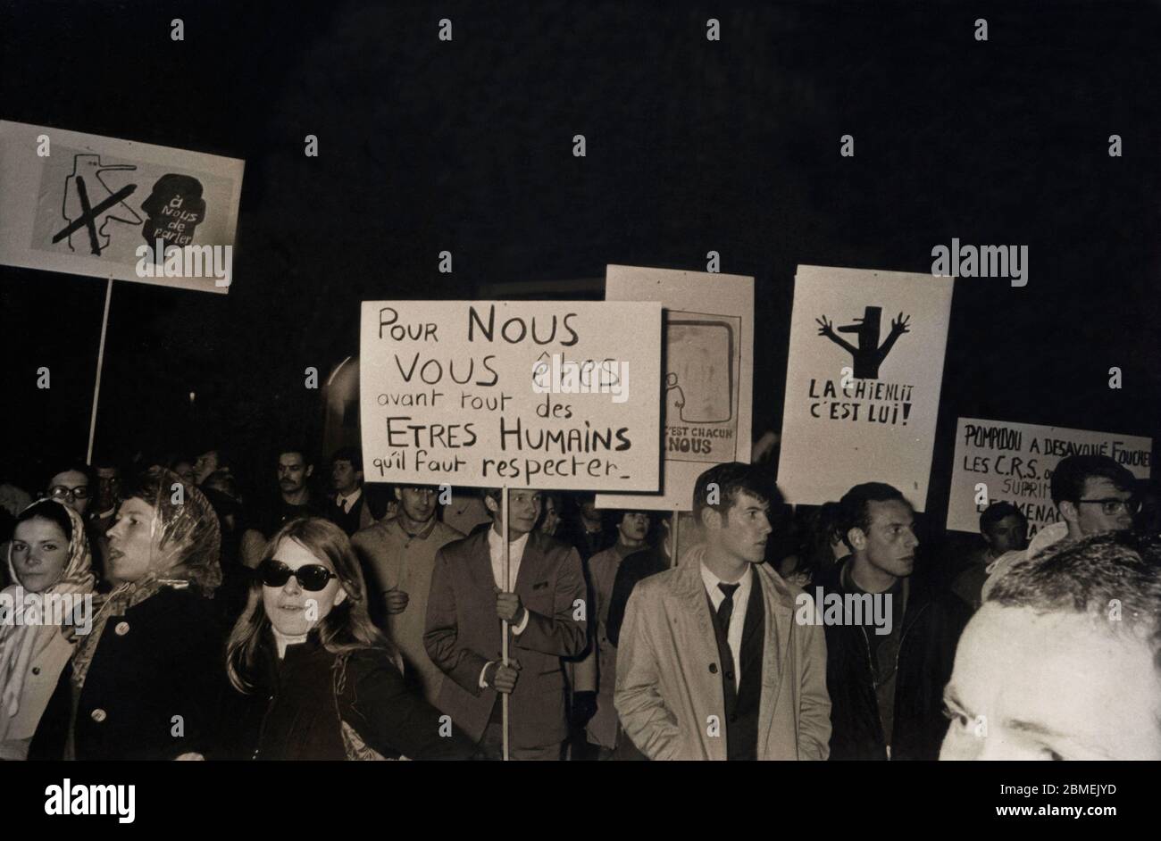 Francia. Daniel Cohn Bendit (1945-) a la cabeza de la manifestación de estudiantes en el barrio latino de París. Mayo de 1968. Foto Keystone. Banque D'Images