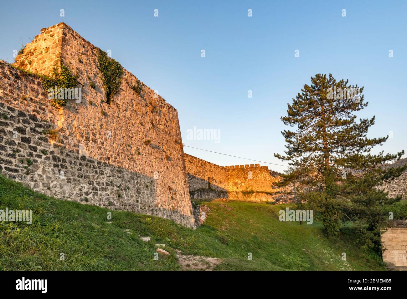 Remparts à la forteresse de Jajce, canton de Bosnie centrale, Bosnie-Herzégovine, Europe du Sud-est Banque D'Images