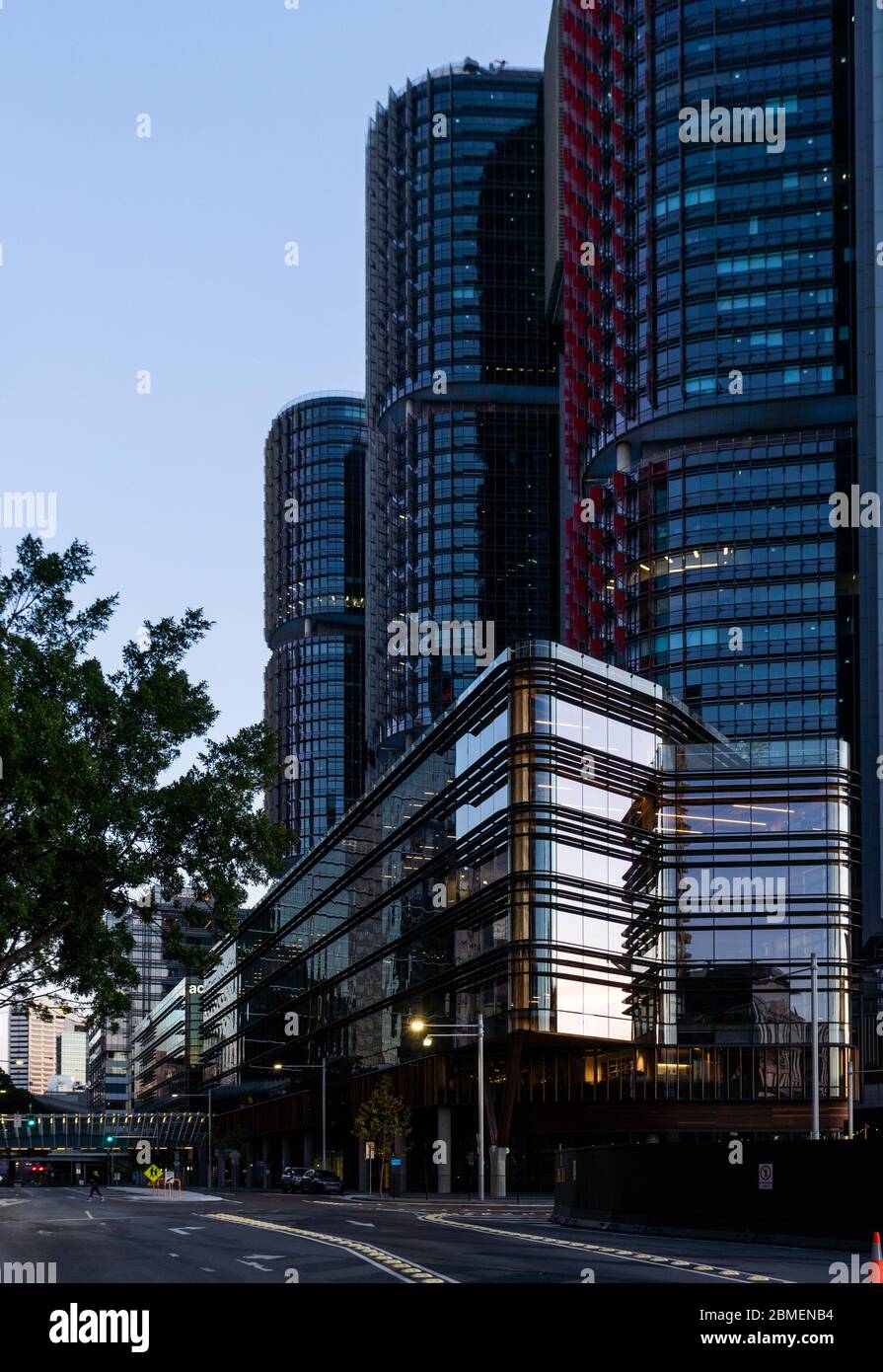 Un cliché à contraste élevé du quartier de Barangaroo à Sydney au crépuscule Banque D'Images