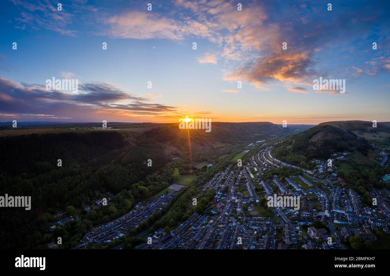 Belle vue aérienne de campagne au coucher du soleil (abertillery du sud du pays de galles) haute résolution 45 photos empilées Banque D'Images