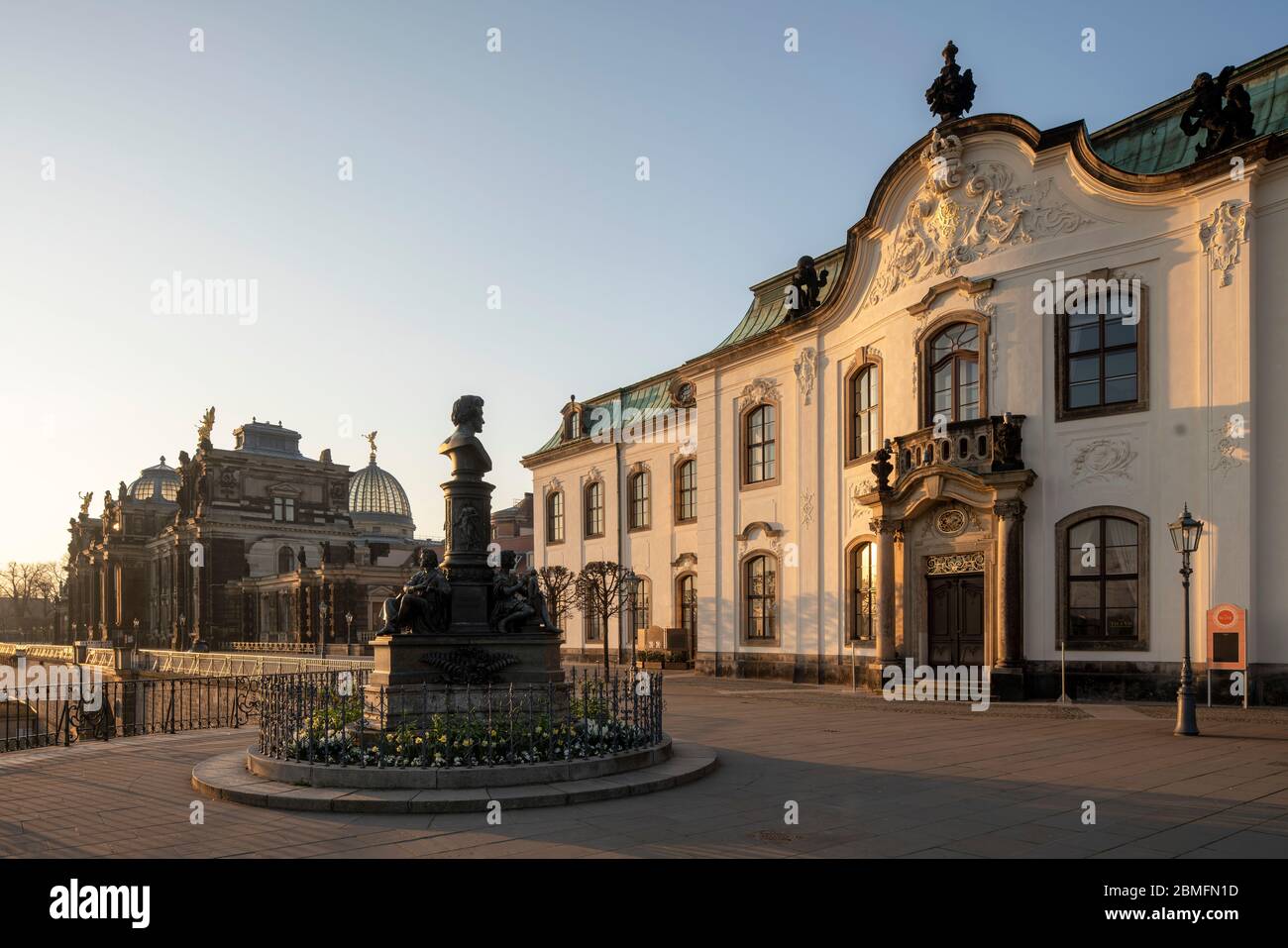 Dresden, Brühlsche terrasse und Betrichtung von und Betrichten Banque D'Images