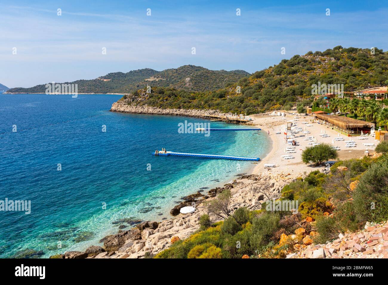 Vue sur une plage, Kaş Belediyesi Halk Plajı, Kaş, Turquie Banque D'Images
