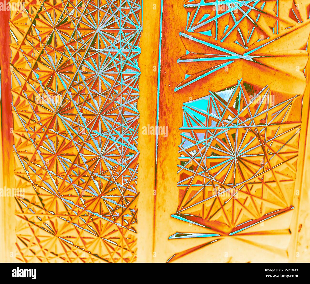 Une magnifique photo jaune et colorée d'un vase en cristal avec des cercles, des triangles, des lignes utilisées comme illustration papier peint cartes abstraites de fond Banque D'Images