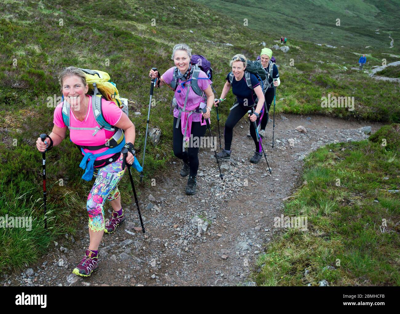 Caledonian Challenge 2016, Walkers on the Devils Staircase, partie de West Highland Way, Glencoe, Écosse. Banque D'Images