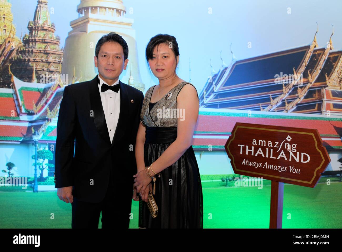 Prix d'excellence verte de Thaïlande 2012 .l'Autorité du tourisme de Thaïlande a été une fois de plus honorée de voir son Altesse Royale la Princesse de Thaïlande Ubolatana présenter la cérémonie prestigieuse des prix 2012 au stand de Thaïlande au marché mondial du voyage , mardi 6 novembre 2012 . Les juges ont déclaré : pour une entreprise relativement nouvelle , ils ont pris un départ impressionnant. La passion pour les éléphants et pour faire ce qu'il faut pour eux brille, influençant finalement l'avenir de tous les éléphants de Thaïlande , à la fois captifs et sauvages . Banque D'Images