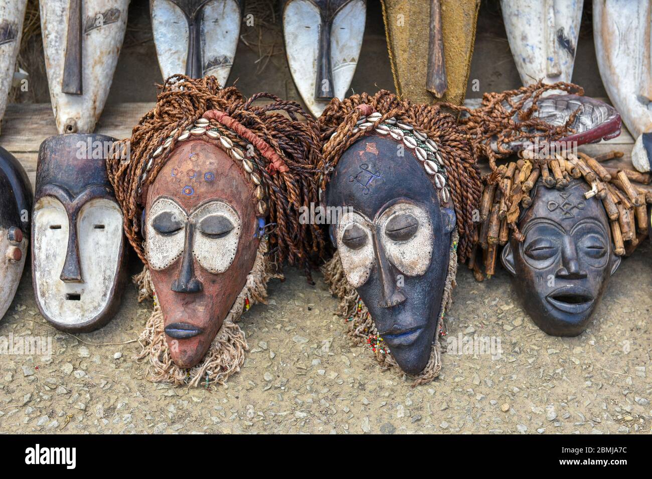 Les masques en bois d'Afrique du Sud représentant la culture Banque D'Images