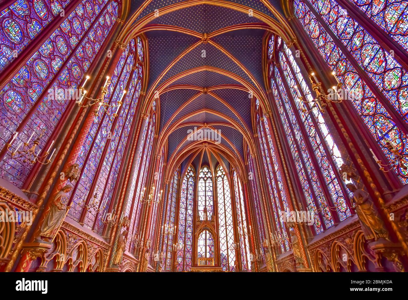 Vitraux de la haute Chapelle de Sainte-Chapelle à Paris, France Banque D'Images