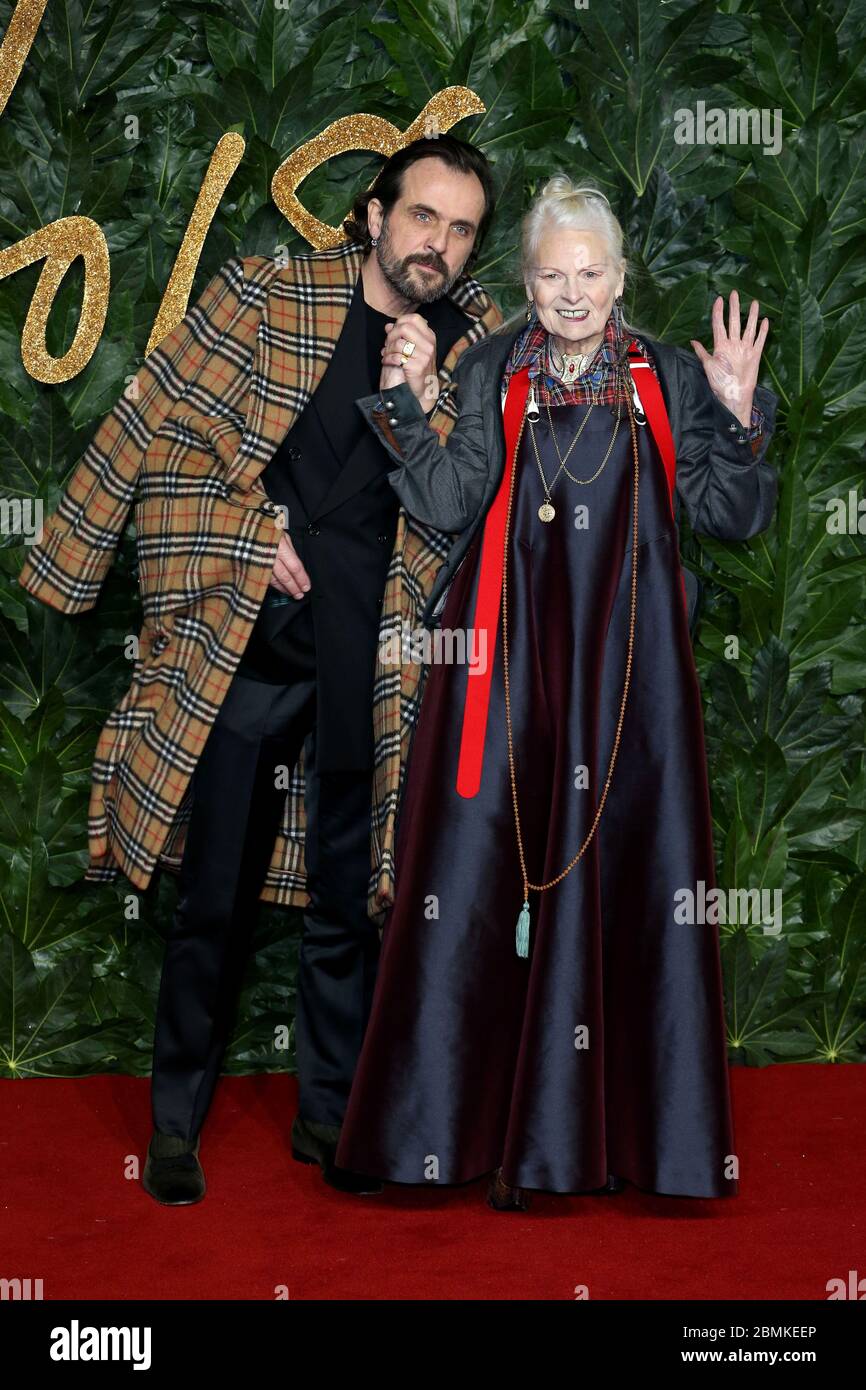 Andreas Kronthaler et Vivienne Westwood assistent aux Fashion Awards au Royal Albert Hall le 10 décembre 2018 à Londres, Royaume-Uni. Banque D'Images