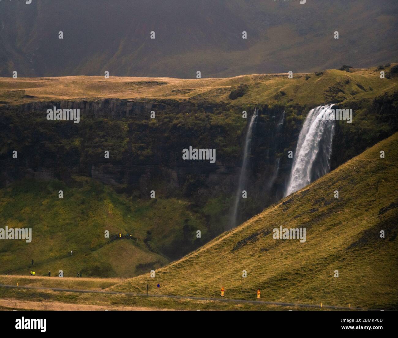 Approche de la chute d'eau en Islande Banque D'Images