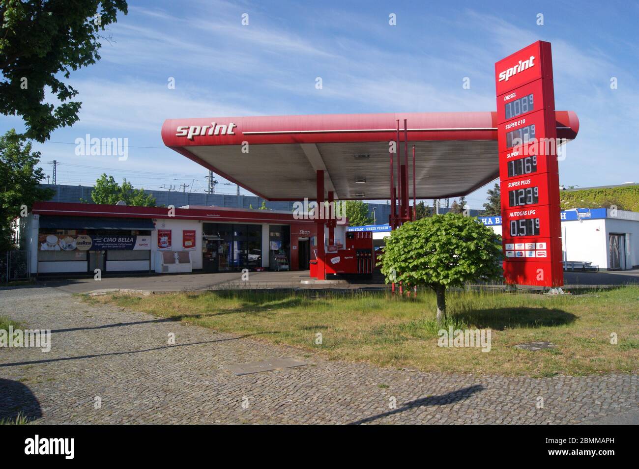 Sprint-Tankstelle à Berlin-Spandau, Seegefelder Straße mit angeschlossener Waschstraße Banque D'Images