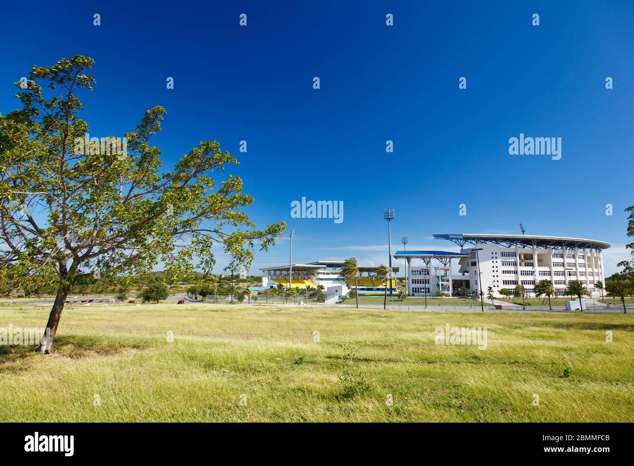 Le stade moderne de cricket Sir Vivian Richards à Antigua, utilisé pour la coupe du monde de cricket en 2007. Banque D'Images