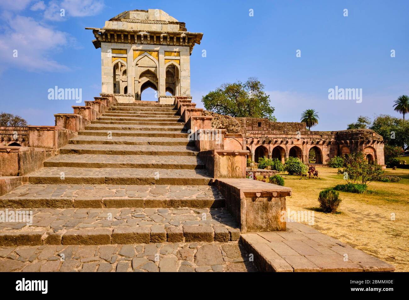 Inde, Etat du Madhya Pradesh, Mandu, palais Ashrafi Mahal, ancienne école madrasa ou coranique, architecture de style afghan Banque D'Images